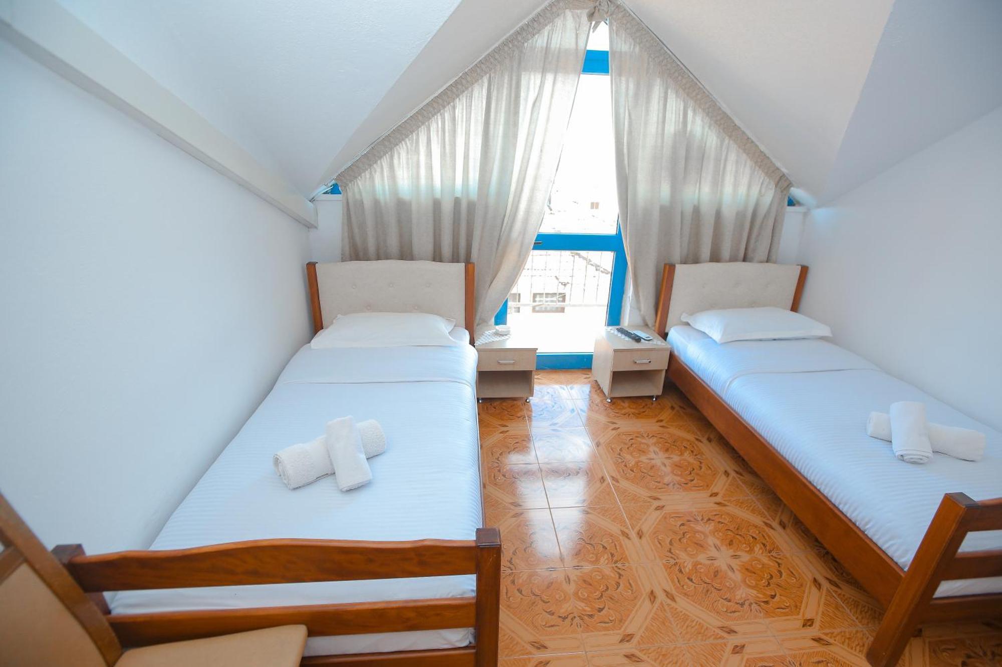 Hotel Ambasador Bahçallëk Εξωτερικό φωτογραφία
