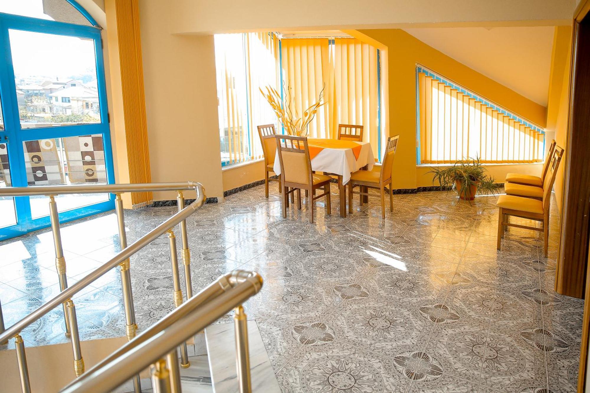 Hotel Ambasador Bahçallëk Εξωτερικό φωτογραφία