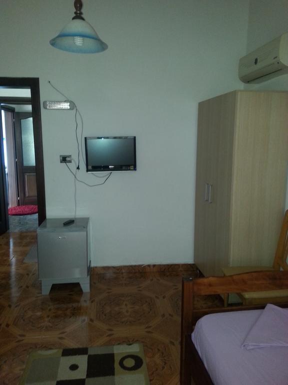 Hotel Ambasador Bahçallëk Δωμάτιο φωτογραφία